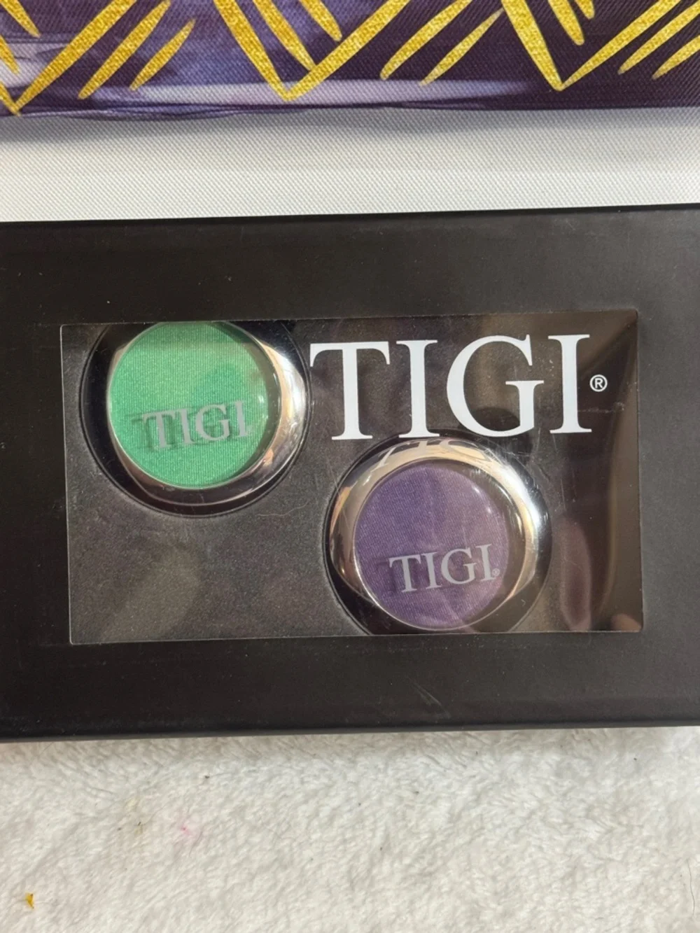 TIGI Vibrant Green & Royal Purple Eyeshadow Duo